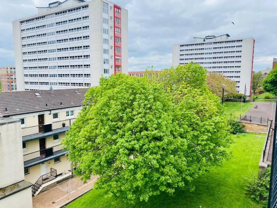 Chic Flat With Balcony Close To Merchant City Glasgow Eksteriør bilde